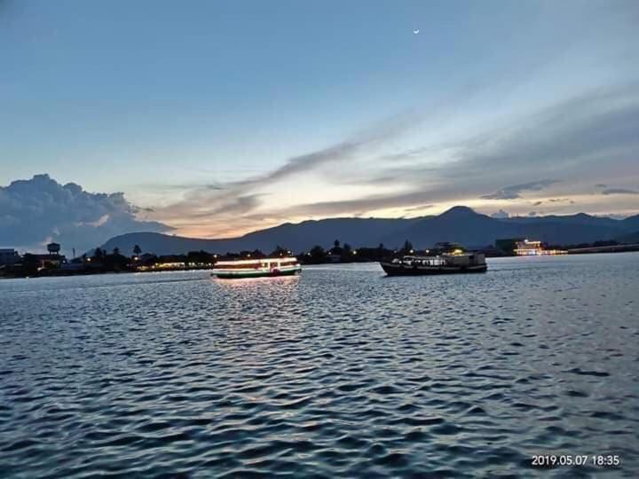 Twin Home Guesthouse Kampot Dış mekan fotoğraf