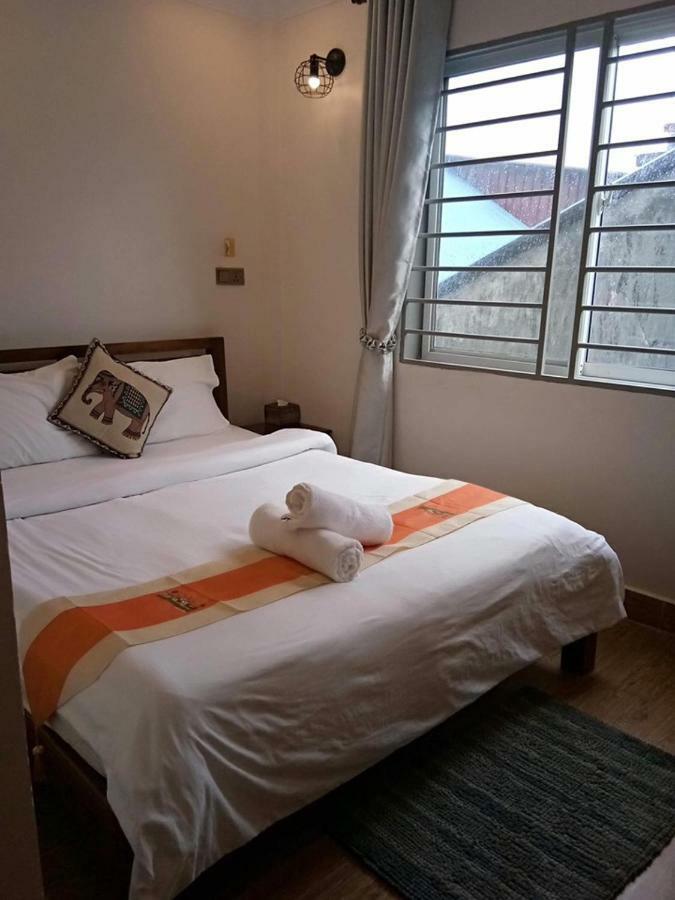 Twin Home Guesthouse Kampot Dış mekan fotoğraf